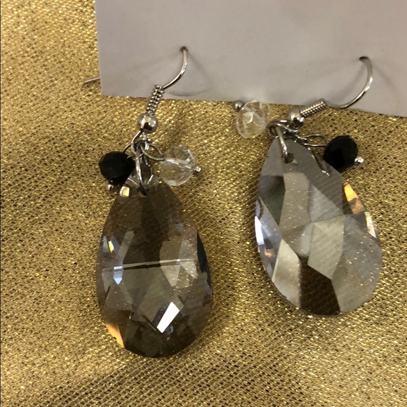 Earrings - Picture 3 of 3